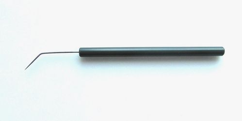 Dissecting needle, bent